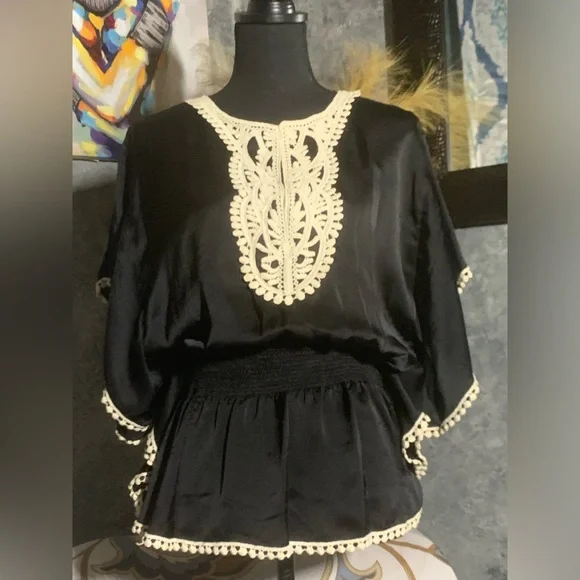 Chelsea And Theodore Blouse - Picture 1 of 12